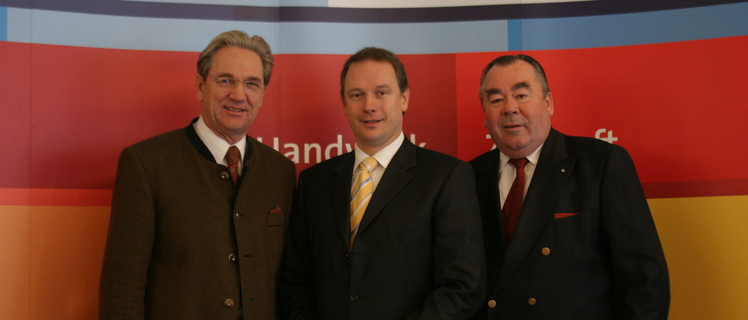 Bernd Lenze, Georg Fahrenschon, Heinrich Traublinger (Vollversammlung 19. November 2007) Bernd Lenze, Georg Fahrenschon, Heinrich Traublinger (Vollversammlung 19. November 2007)
