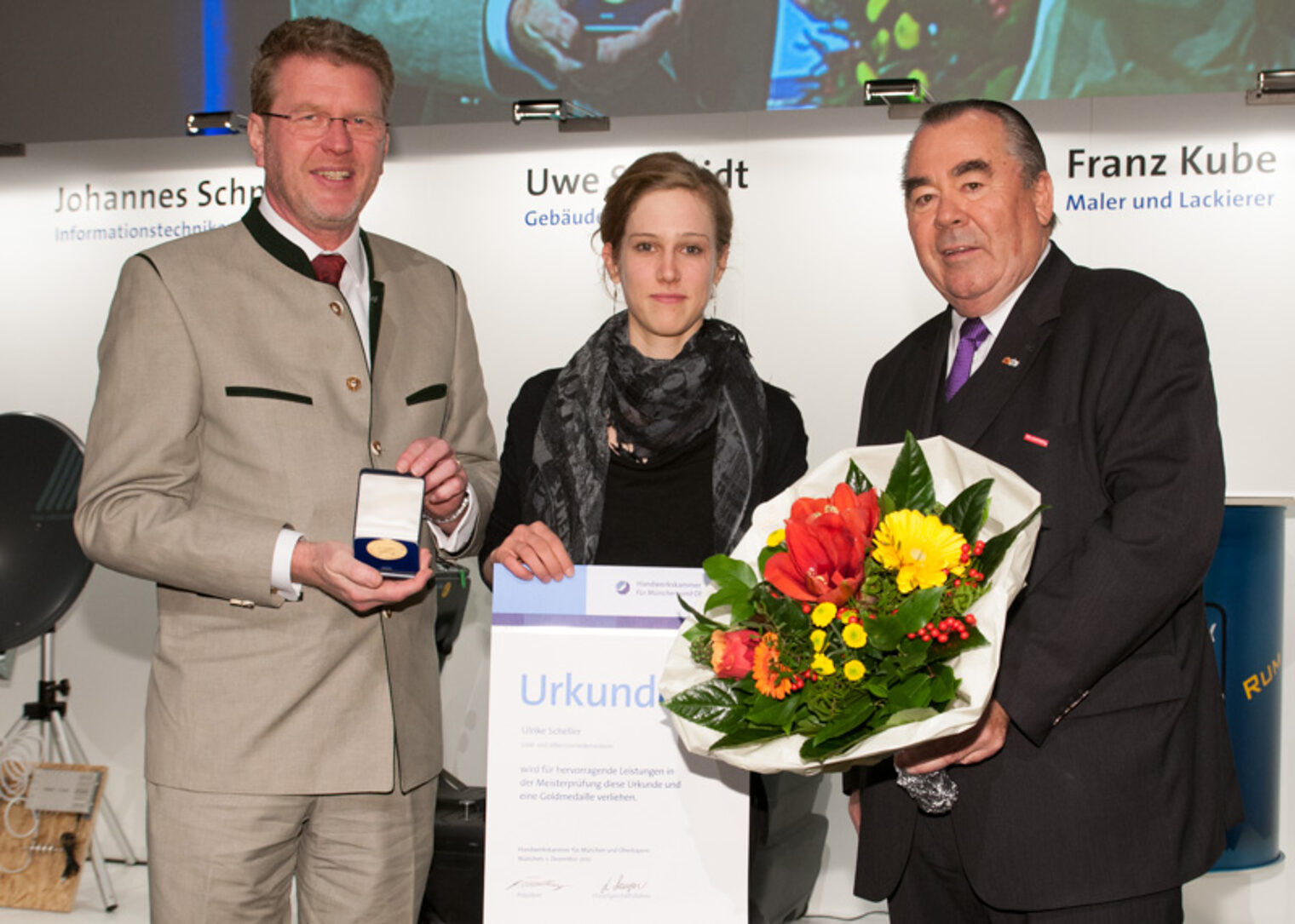 Die Jahresbestmeister auf der Meisterfeier 2012 der Handwerkskammer für München und Oberbayern.