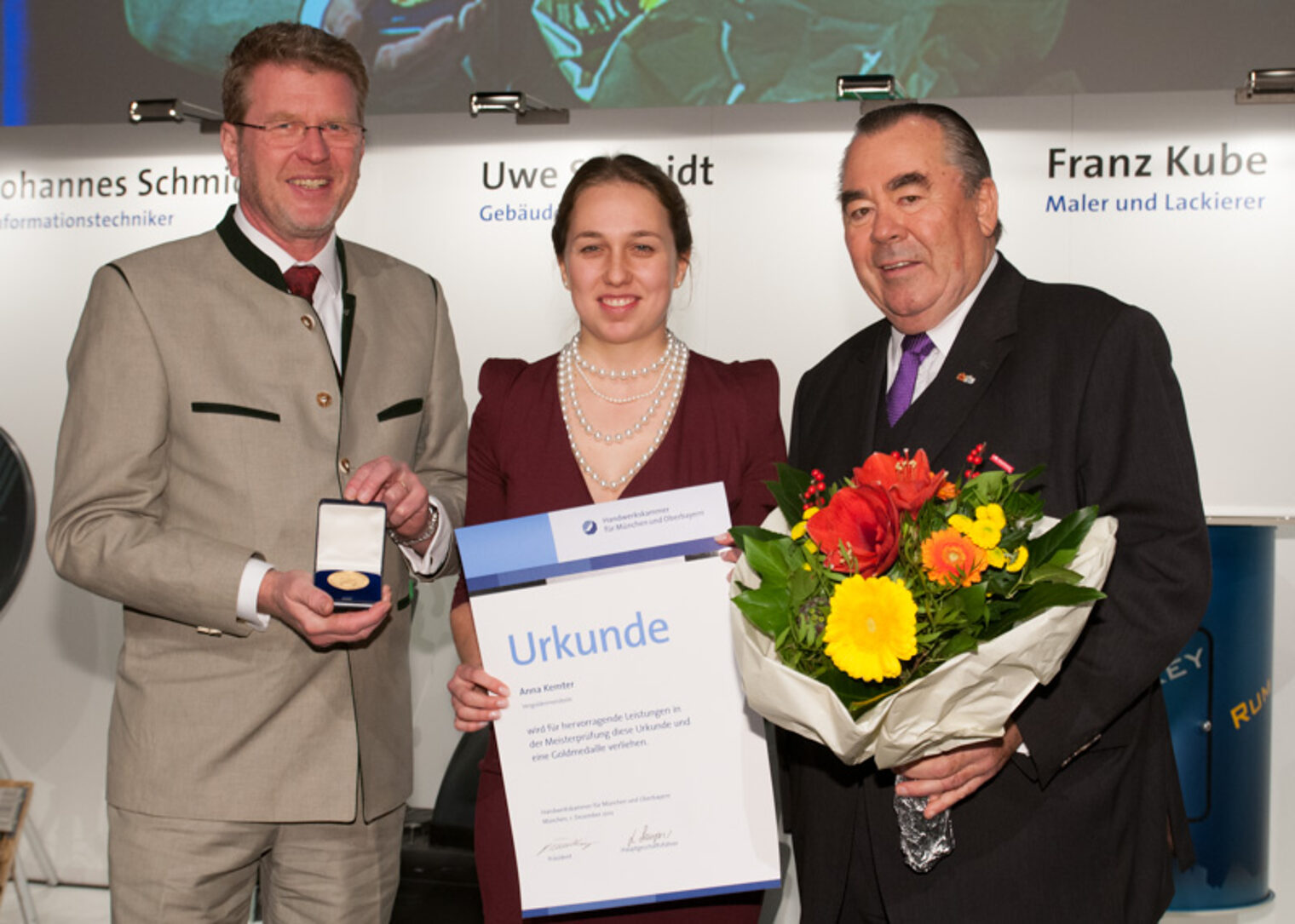 Die Jahresbestmeister auf der Meisterfeier 2012 der Handwerkskammer für München und Oberbayern.