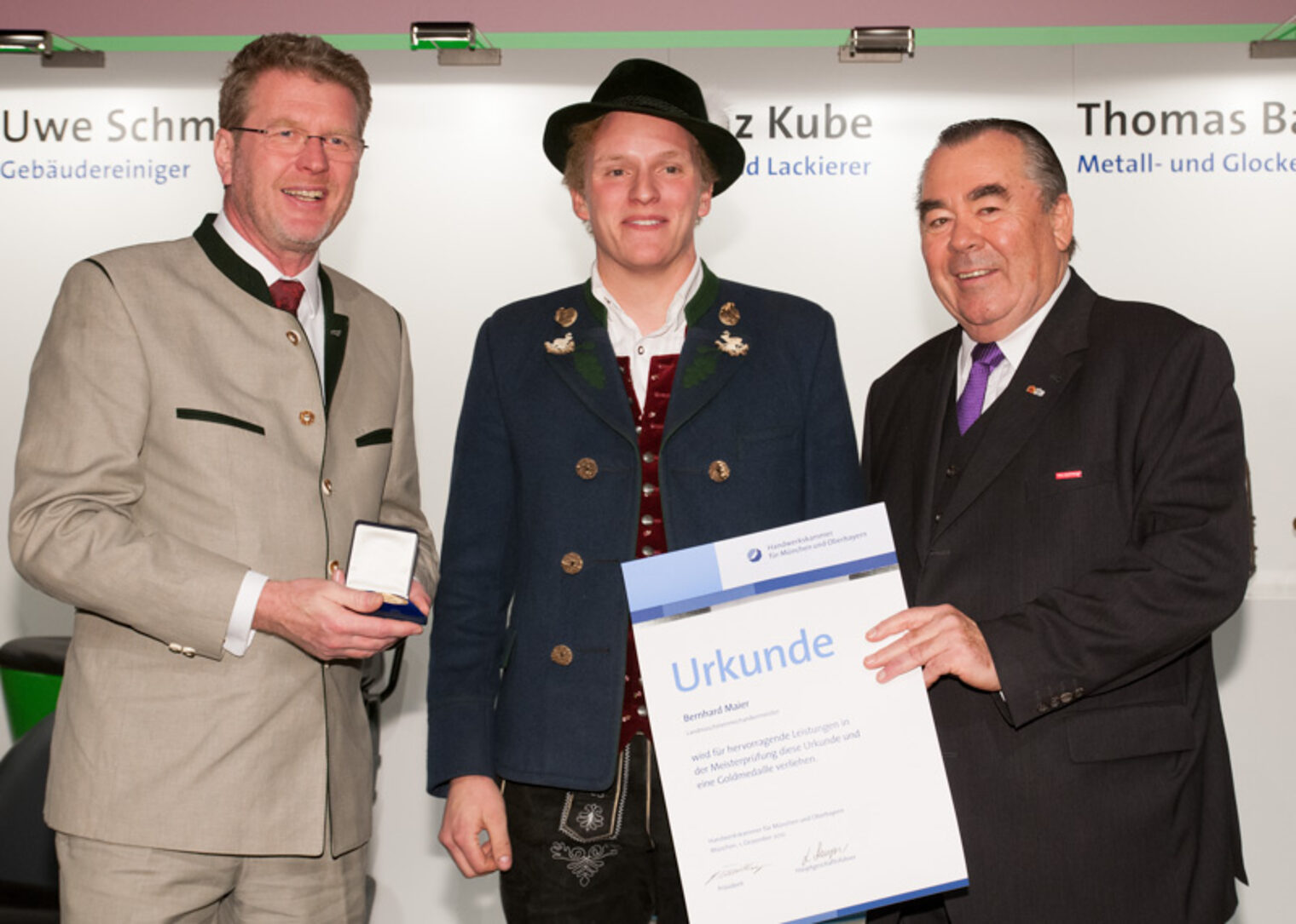Die Jahresbestmeister auf der Meisterfeier 2012 der Handwerkskammer für München und Oberbayern.