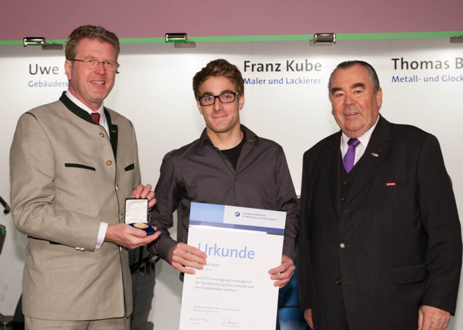 Die Jahresbestmeister auf der Meisterfeier 2012 der Handwerkskammer für München und Oberbayern.