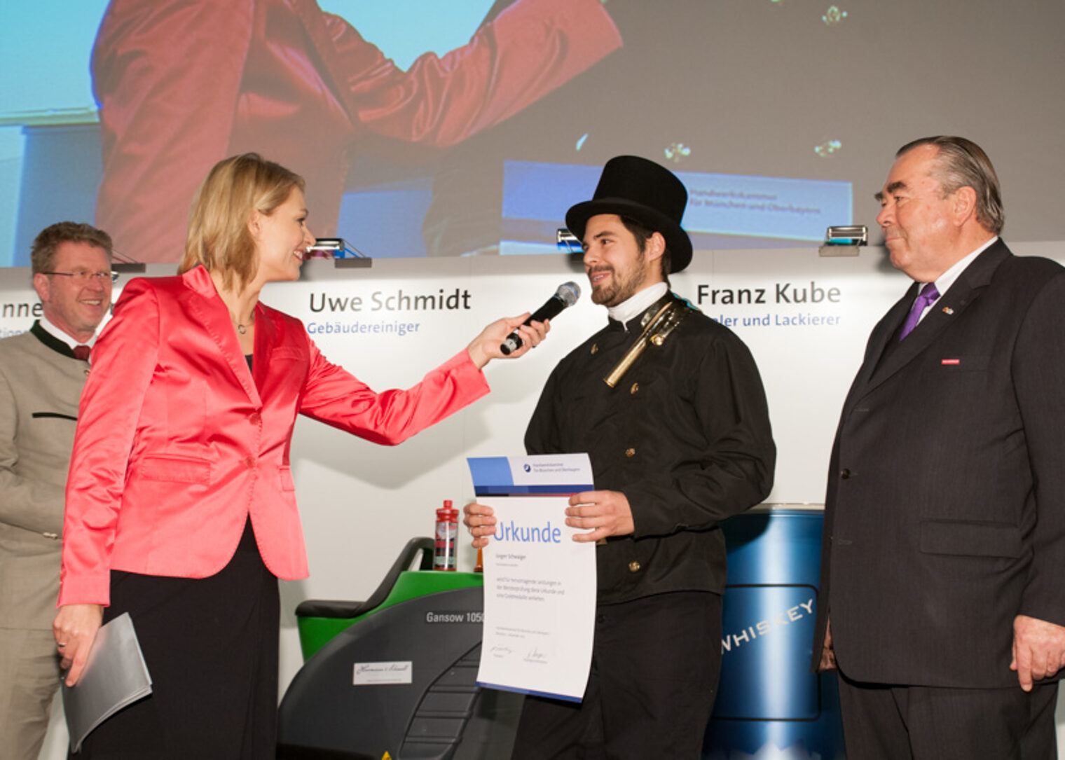 Die Jahresbestmeister auf der Meisterfeier 2012 der Handwerkskammer für München und Oberbayern.