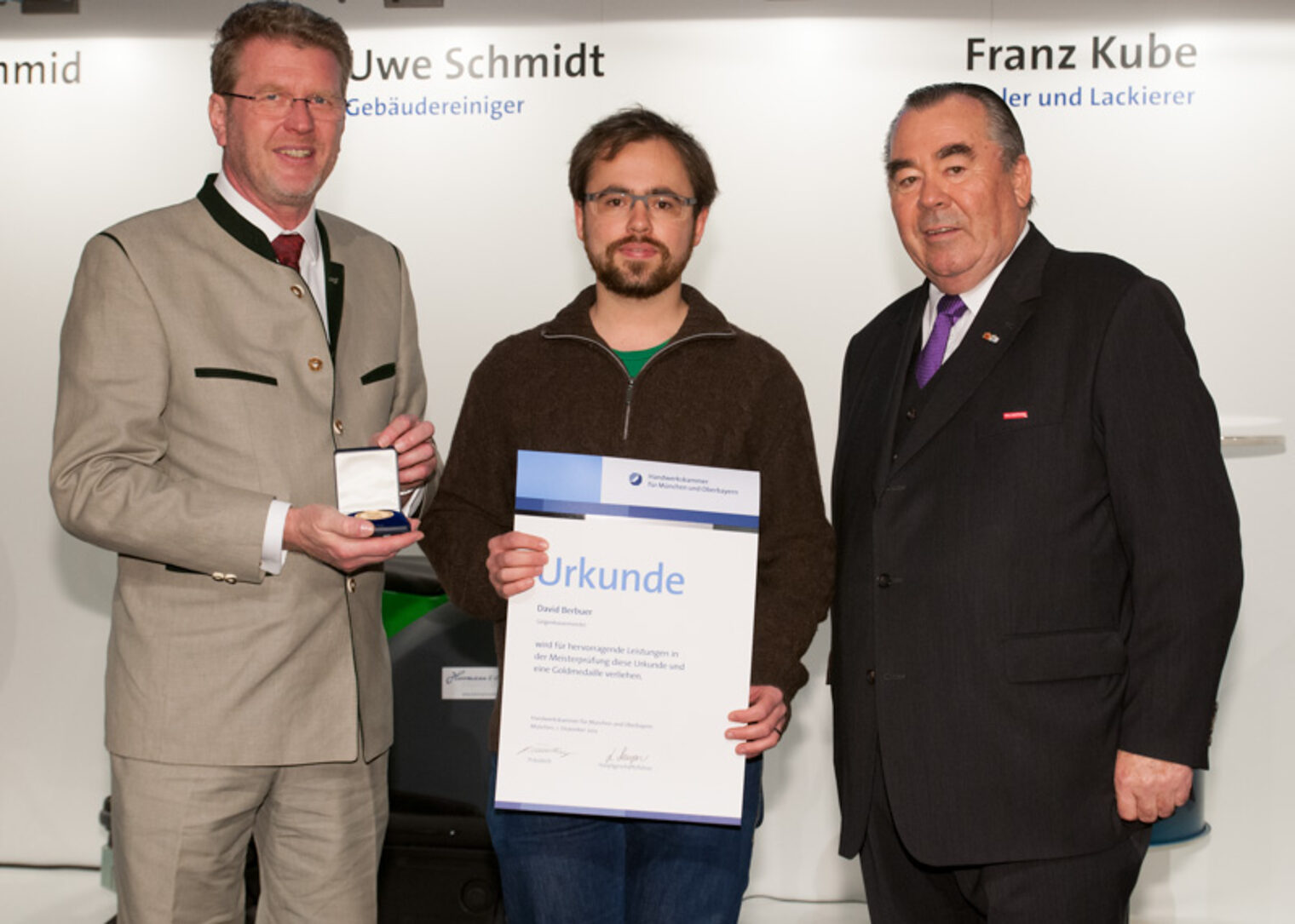 Die Jahresbestmeister auf der Meisterfeier 2012 der Handwerkskammer für München und Oberbayern.